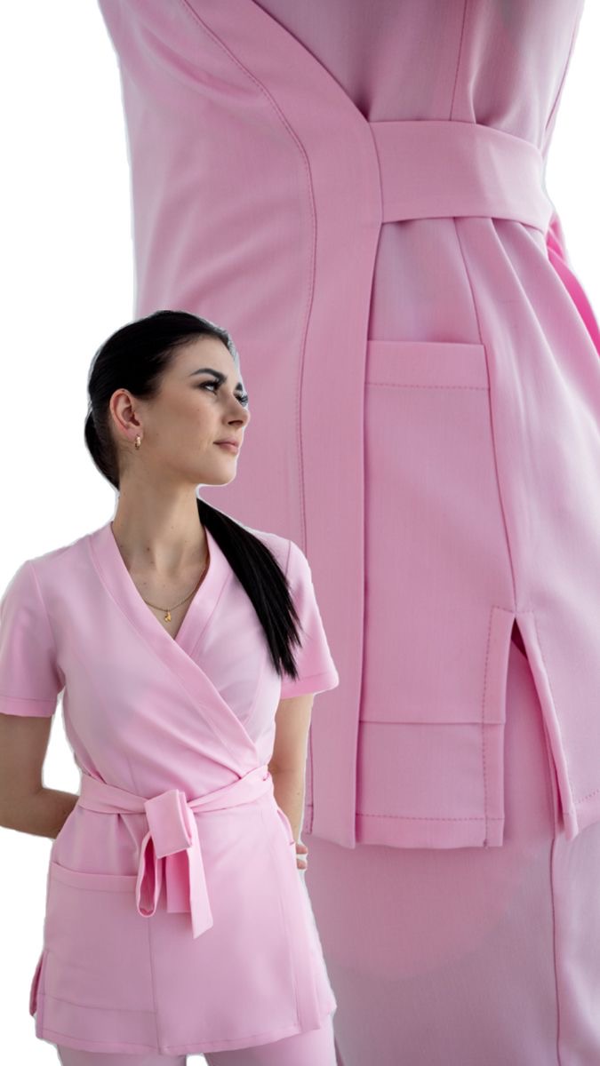 Tunique esthétique rose ceinturée